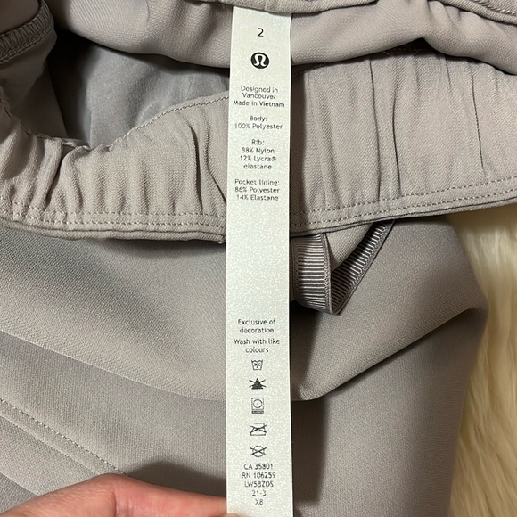 lululemon on the fly jogger size 2 - Picture 4 of 6